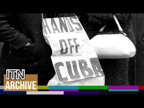 1962: Cuban Missile Crisis: Protests Outside US Embassy in London