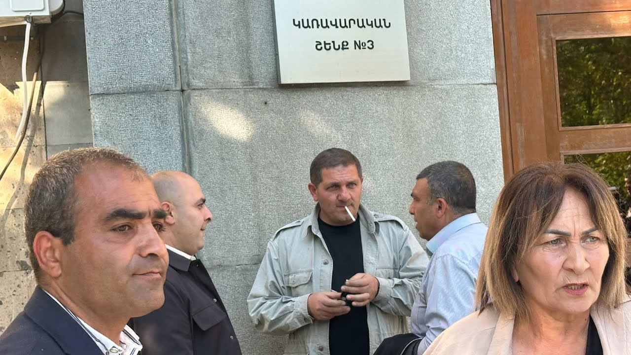 #Ուղիղ․ Ցուցարարները հավաքվել են 3-րդ կառավարականի դիմաց