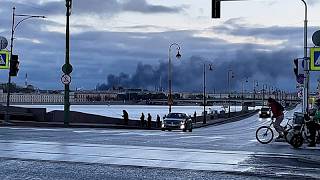 Russland: Feuer und Rauch über Sankt Petersburg nach Drohnenangriffen