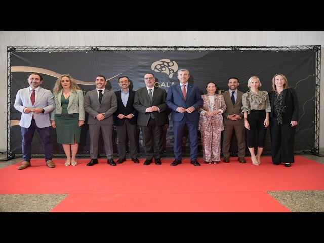 Manuel Domínguez y Poli Suárez asisten a la gala insular de Neurolimpiadas de Tenerife