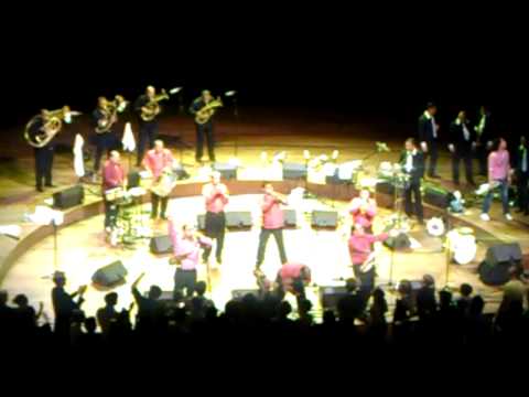 Balkan brass battle - roma style!