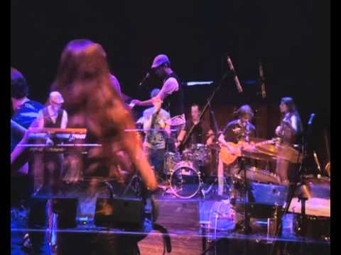 אביעד יוגב - בלילה (שם-טוב לוי\צליל מכוון)