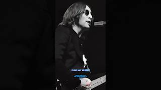 John Lennon - (Just Like) Starting Over #lyrics #shortmusic #johnlennon #startingover