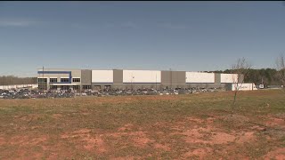 Postal workers union president talks about major issues at metro Atlanta USPS distribution center