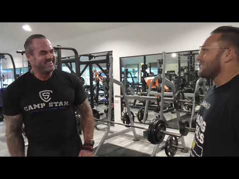 Carsten Stahl zerlegt Michael Blum beim Rückenworkout im Ekinci Gym in Schlüchtern