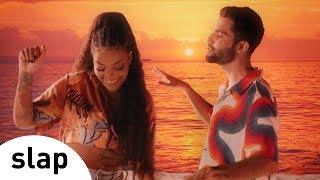 Um Pôr do Sol Na Praia Music Video