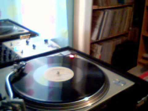 KREUZ "keep on groovin" (Old Skool R&B Mix Feat Riccardo Reid & Wayne Lawes) 1996 - PROMO