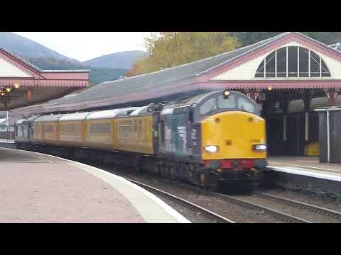 Direct Rail Services 37038 and 37259 thrash through Aviemore