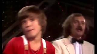 Waltari - Walkin&#39; In The Neon(remix g8) - performed by Michal David, Pavel Hornak &amp; Marketa Muchova