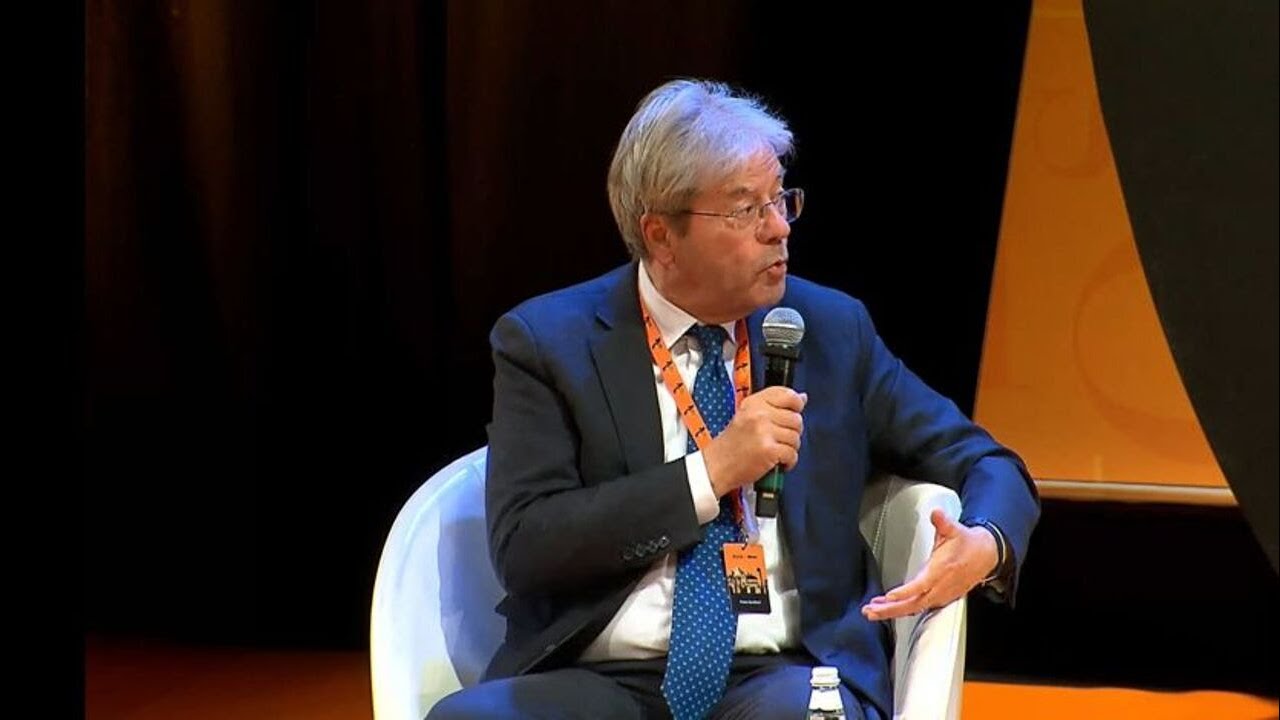 Gentiloni: Ue presa a schiaffi per regole su IA, ma oggi se ne discute anche in Usa