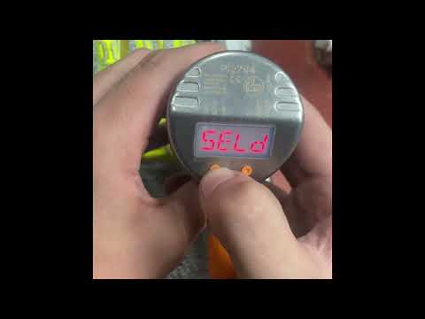 Ajustar 0 en sensor de presión IFM