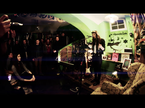 Sara Renar - Tišina (Akustika Session)