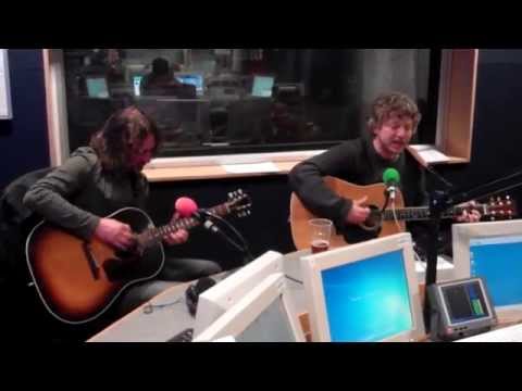 Cast - The Sky's Got A Gaping Hole (live radio acoustic version)