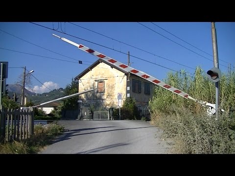 Spoorwegovergang Massarosa Bozzano (I) // Railroad crossing // Passaggio a livello