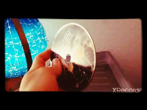 Shredding unwanted CDS/DVDS of Collecting days of the Abuse for the Slaughterhouse Trash/Recycling..