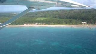 preview picture of video 'Big Corn Island - Landeanflug'