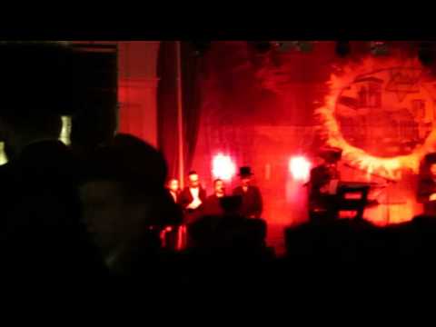 Viznitzer rabbi in lakewood at fountain ballroom motzoi shabbos(4)