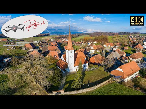 Kleine Ortschaft, große Schönheit: Oberwil bei Büren und seine bezaubernde Kirche aus der Luft