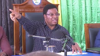 MAJALIWA ALIVYOMBANANISHA MTUMISHI ALIEVAA NGUO ZA KIJESHI, MAJALIWA ALIVYOMBANANISHA MTUMISHI ALIEVAA NGUO ZA KIJESHI,