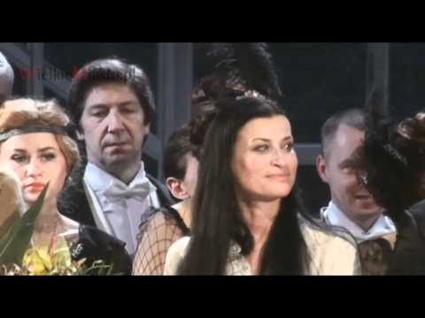 Traviata w Operze Bałtyckiej - ukłony po premierze 2 obsady