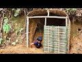 Building complete and warm Survival Shelter, minimal facilities, NO FOOD | Free Bushcraft