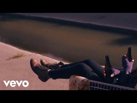 Clubfeet - Heartbreak (Feat. Chela)