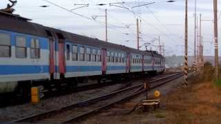 preview picture of video 'Vlaky ve stanici Nezamyslice'