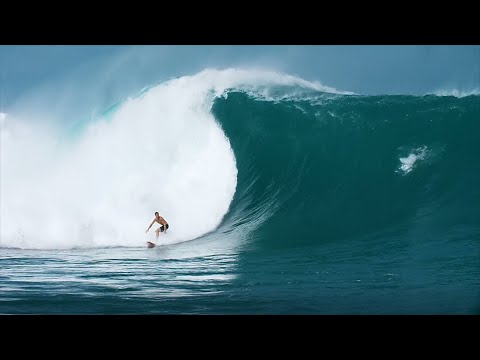 Big swell rolls in to Kandui
