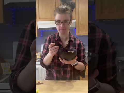 Mac & Cheese… With Applesauce… 🤔 Clip from episode 160 of “does THIS taste good?!?” #suggestions