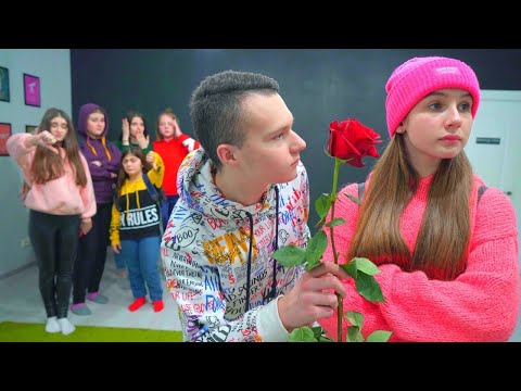 Diana elviselhetetlenné vált! Dima megpróbálja felkelteni Diana figyelmét.