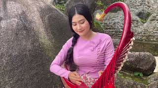 Download lagu အလှဆိုတာ အစဉ်မမြဲ သင်္ခါရပဲကွယ် တေးသံရှင်-မေသဇင် May Thazin စောင်းအသံချိုချိုလေးနားစဉ်အားပေးကြပါအုံး mp3 Download lagu အလှဆိုတာ အစဉ်မမြဲ သင်္ခါရပဲကွယ် တေးသံရှင်-မေသဇင် May Thazin စောင်းအသံချိုချိုလေးနားစဉ်အားပေးကြပါအုံး mp3