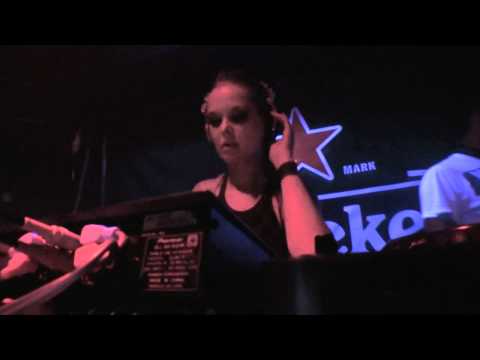 B.UNQ! @ FLY WITH TECHNO - GoGo Club 04.06.2011 part 2