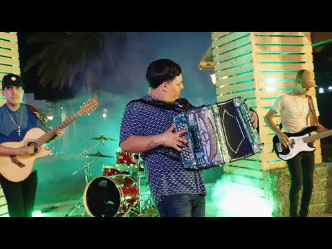 Dani Tapia - El Chapo Isidro (En Vivo)