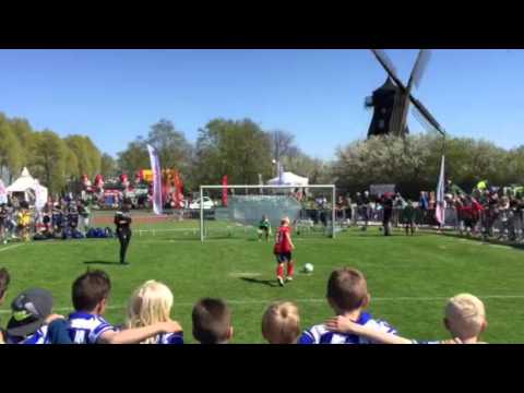 Linus D winning save att Halör Cup 2016