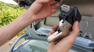How to Replace a Tailgate / Boot Lock | VW Passat B6, Skoda, Seat, Audi