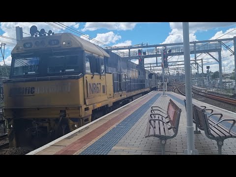 03/11/22 4BS6 passing Hornsby