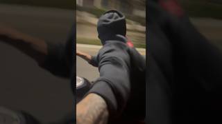 PILOTANDO COM UMA MÃO DEU FUGA NA SPIN #shorts