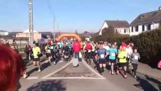 preview picture of video 'Départ du semi-marathon Boucles de Seine 2015'