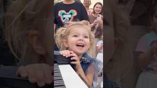Download lagu This 3 year old SINGER shocked EVERYONE ! 😱 mp3