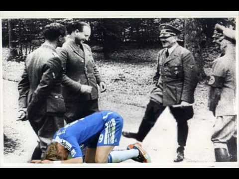 Fernando Torres misses a 4 yd. goal. . .