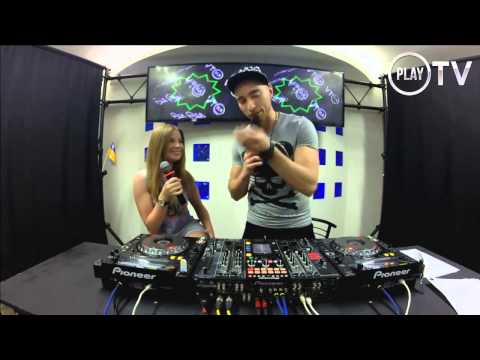 Live @PlayTV 20.05.2015 - САШКА DANCER на интервью у ПАВЛА КОВЧЕГА
