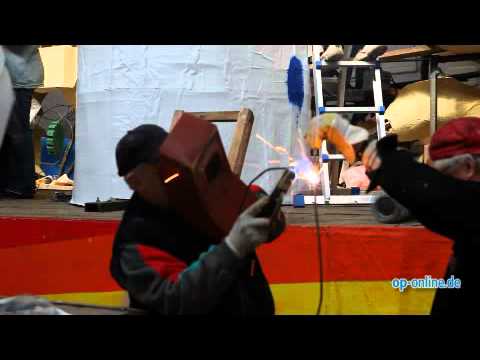 Seligenstädter Wagenbauer fiebern dem Rosenmontag entgegen