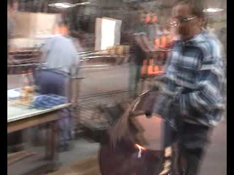 How to make glass panes in the past.  craftsman GLASHÜTTE LAMBERTS Glasmacher step by step Glas