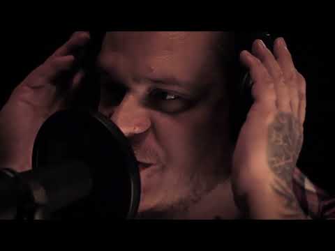 Assista o vídeo de "Morphine", novo single do Warshipper