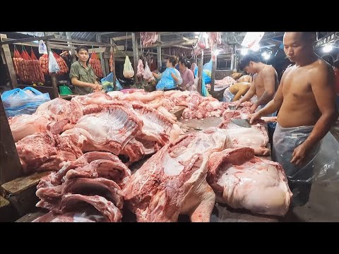 Amazing more than 100 pig distribute out per day, Cambodia market scene - vendors, fish, fig & more!