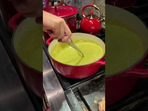 How to make Pozole Verde 🇲🇽 (1 Minute Tutorial)