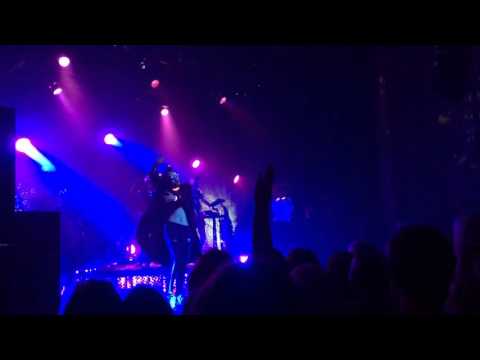 Grimes & Janelle Monae - Venus Fly (Live in Atlanta)