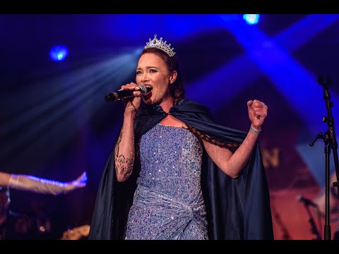13. Dresdner Neujahrssingen - Frozen "Let It Go" mit Verena Leister