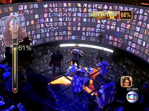 Suricato cantando ao vivo a música 'Trem' no SuperStar HD