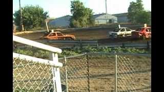 preview picture of video 'Figure8 Racing Coon Rapids, Ia  12-07-27_GH1'